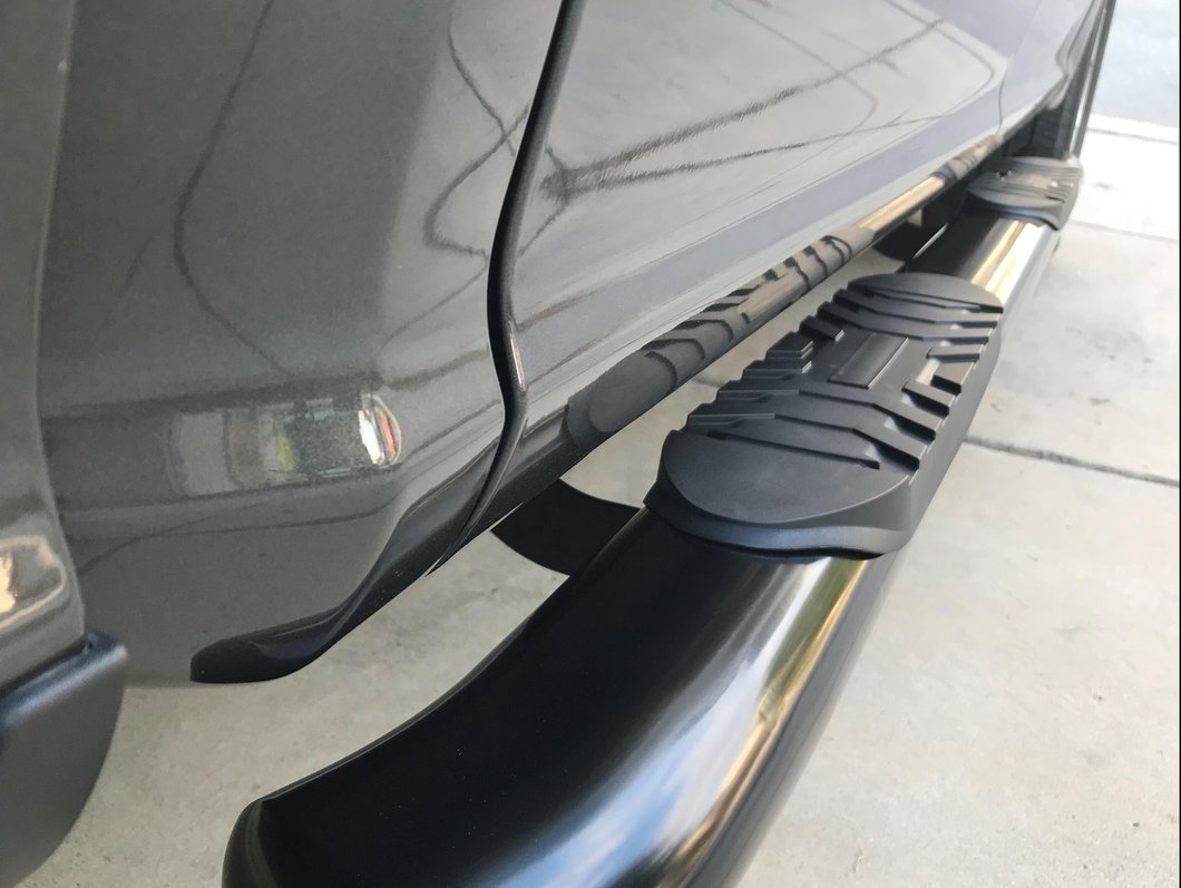 Barricade 5-Inch Oval 60 Degree Bent End Side Step Bars; Black (15-25 F-150)
