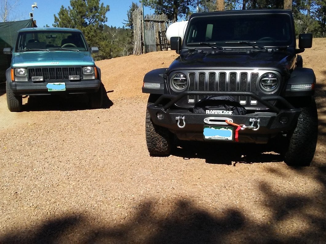 Barricade Extreme HD Front Bumper with 9,500 lb. Winch (18-25 Jeep Wrangler JL)