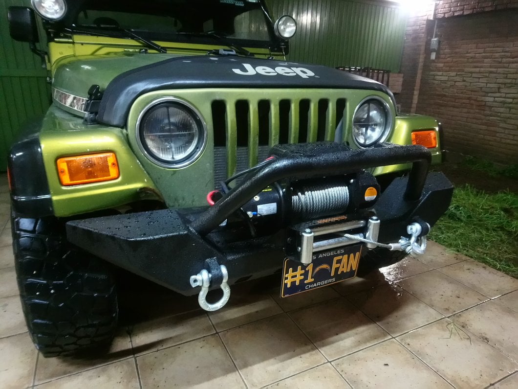 Barricade Adventure HD Front Bumper with D-Rings (87-06 Jeep Wrangler YJ & TJ)