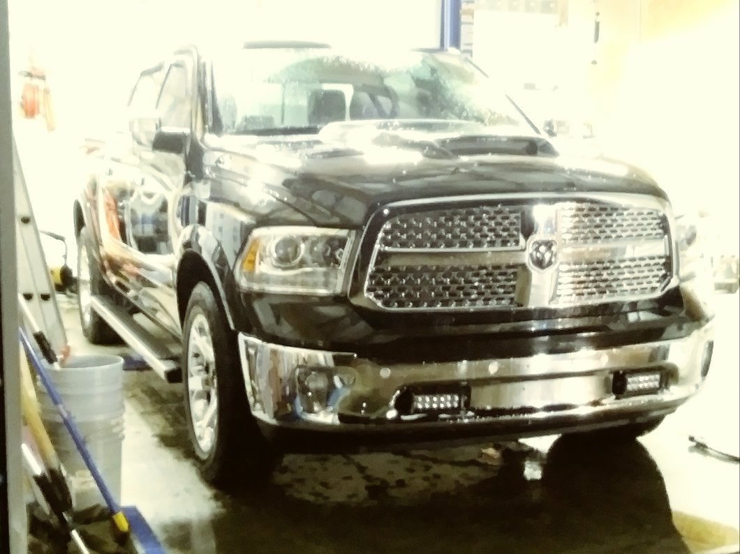 Barricade 5-Inch Oval Bent End Side Step Bars; Black (09-18 RAM 1500 Quad Cab, Crew Cab)