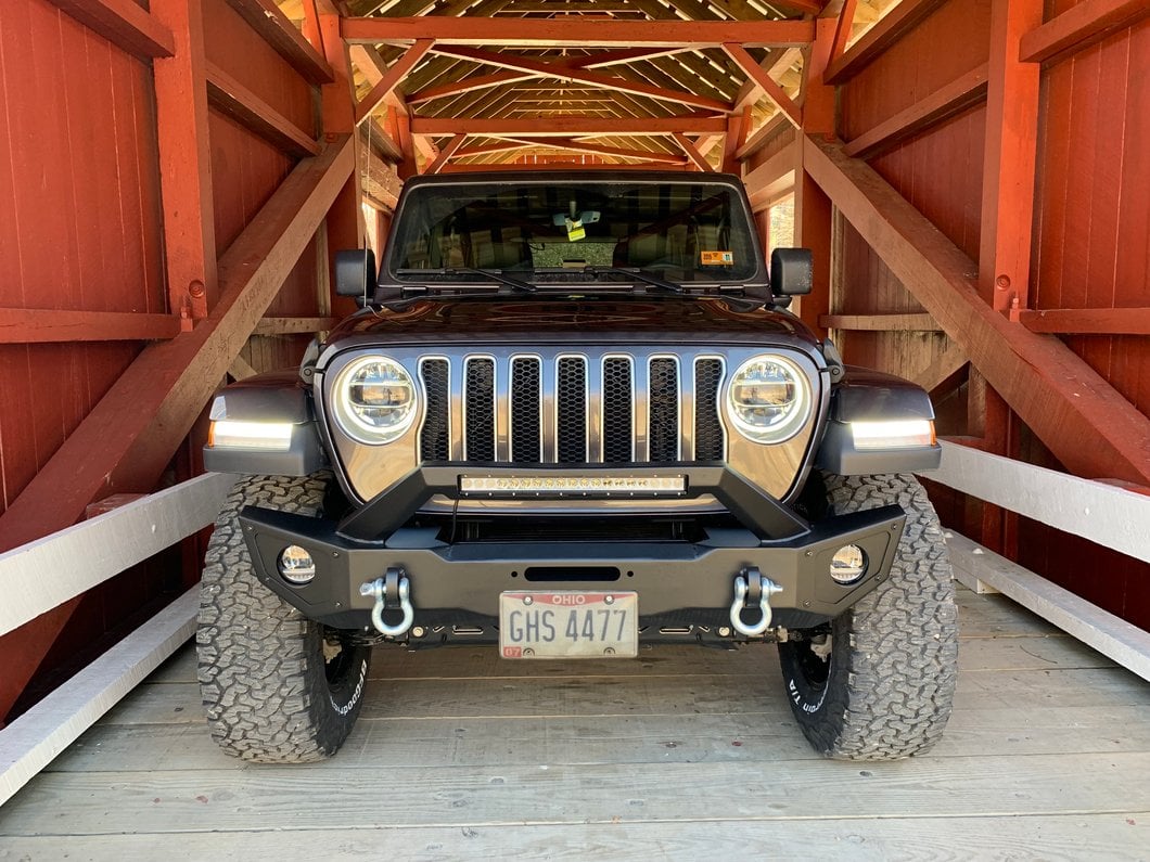 Barricade HD Front Bumper with 20-Inch Light Bar (18-25 Jeep Wrangler JL)
