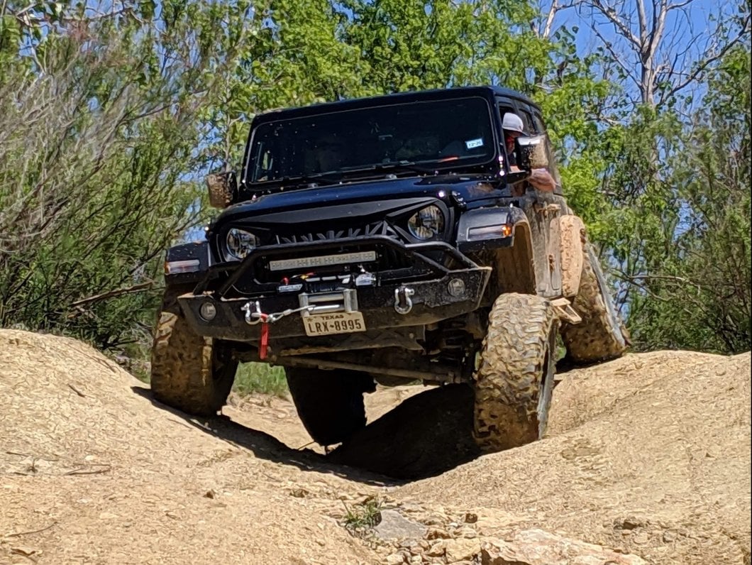 Barricade Extreme HD Front Bumper with 9,500 lb. Winch (18-25 Jeep Wrangler JL)