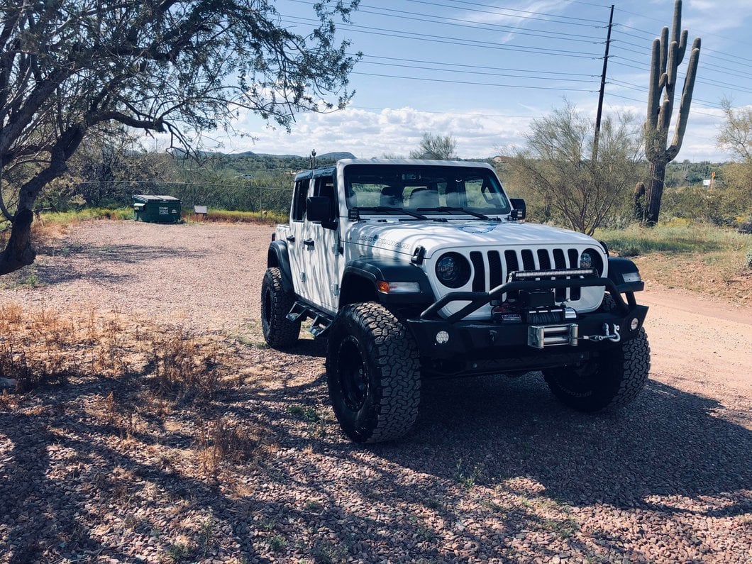 Barricade Extreme HD Front Bumper with 9,500 lb. Winch (18-25 Jeep Wrangler JL)