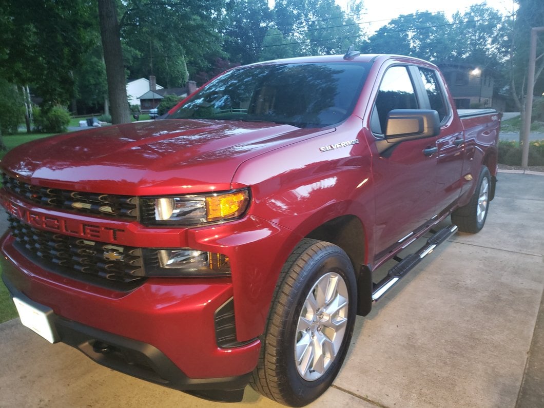 Barricade 4-Inch Oval Straight End Side Step Bars; Stainless Steel (19-25 Silverado 1500 Double Cab)