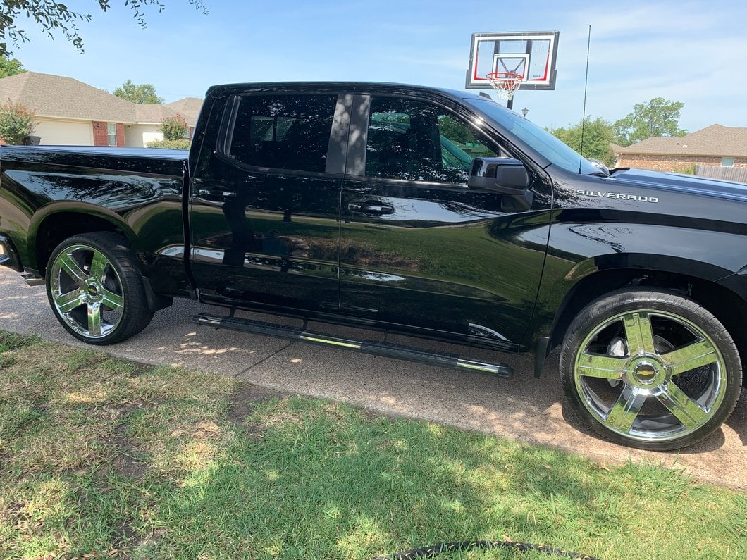 Barricade Saber 5-Inch Aluminum Side Step Bars; Stainless Cover Plates (19-25 Silverado 1500 Crew Cab)