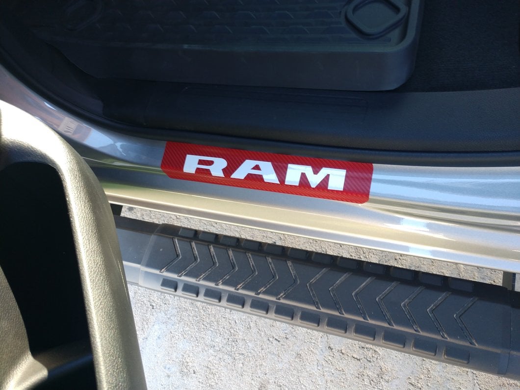 Barricade 5-Inch Aluminum Side Step Bars; Black Cover Plate (19-25 RAM 1500 Crew Cab)
