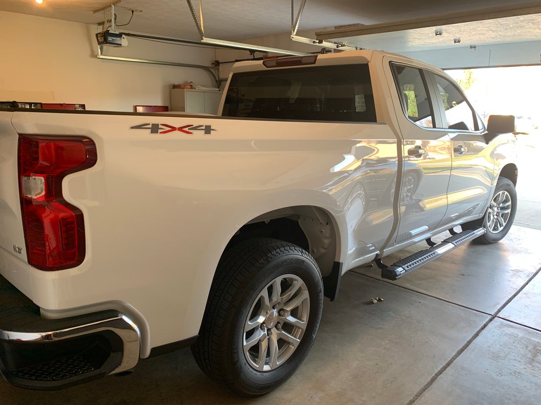 Barricade Saber 5-Inch Aluminum Side Step Bars; Stainless Cover Plates (19-25 Silverado 1500 Double Cab)