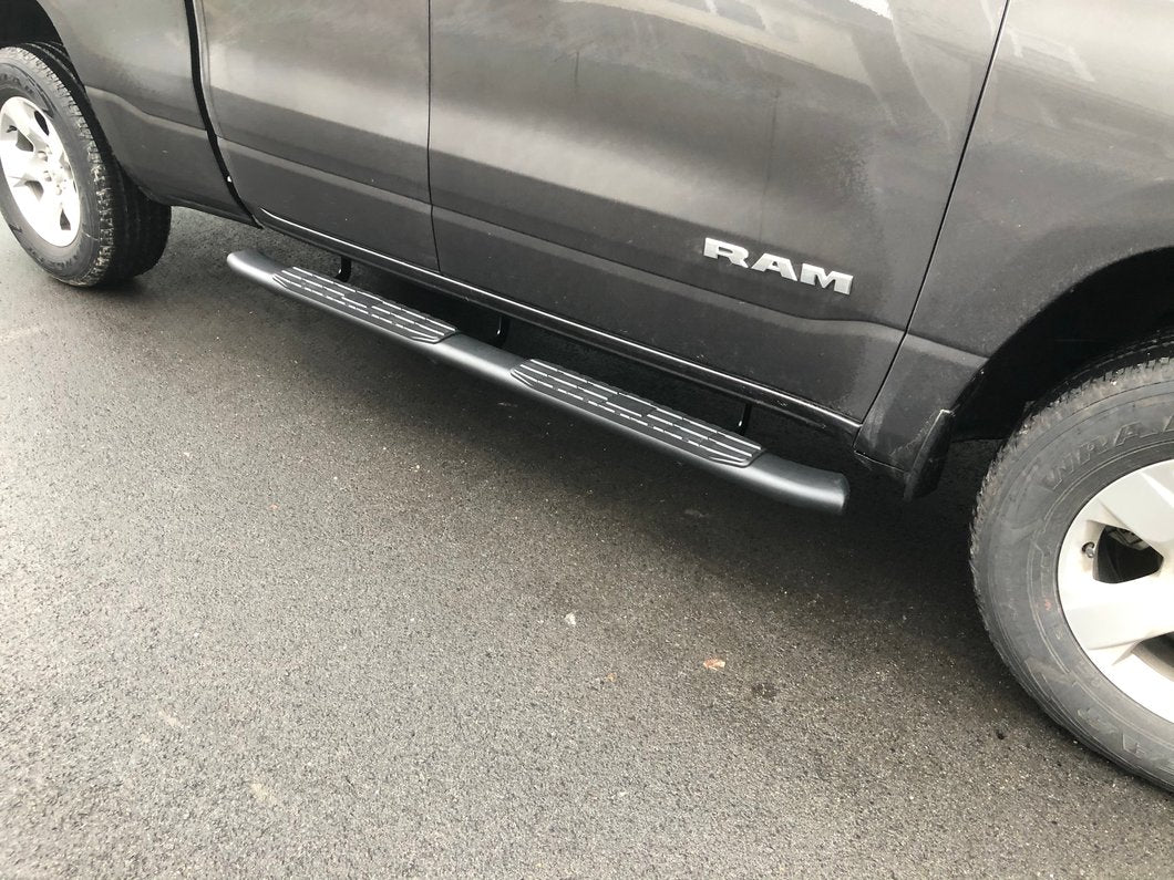 Barricade Pinnacle 4-Inch Oval Bent End Side Step Bars; Black (19-25 RAM 1500 Quad Cab)