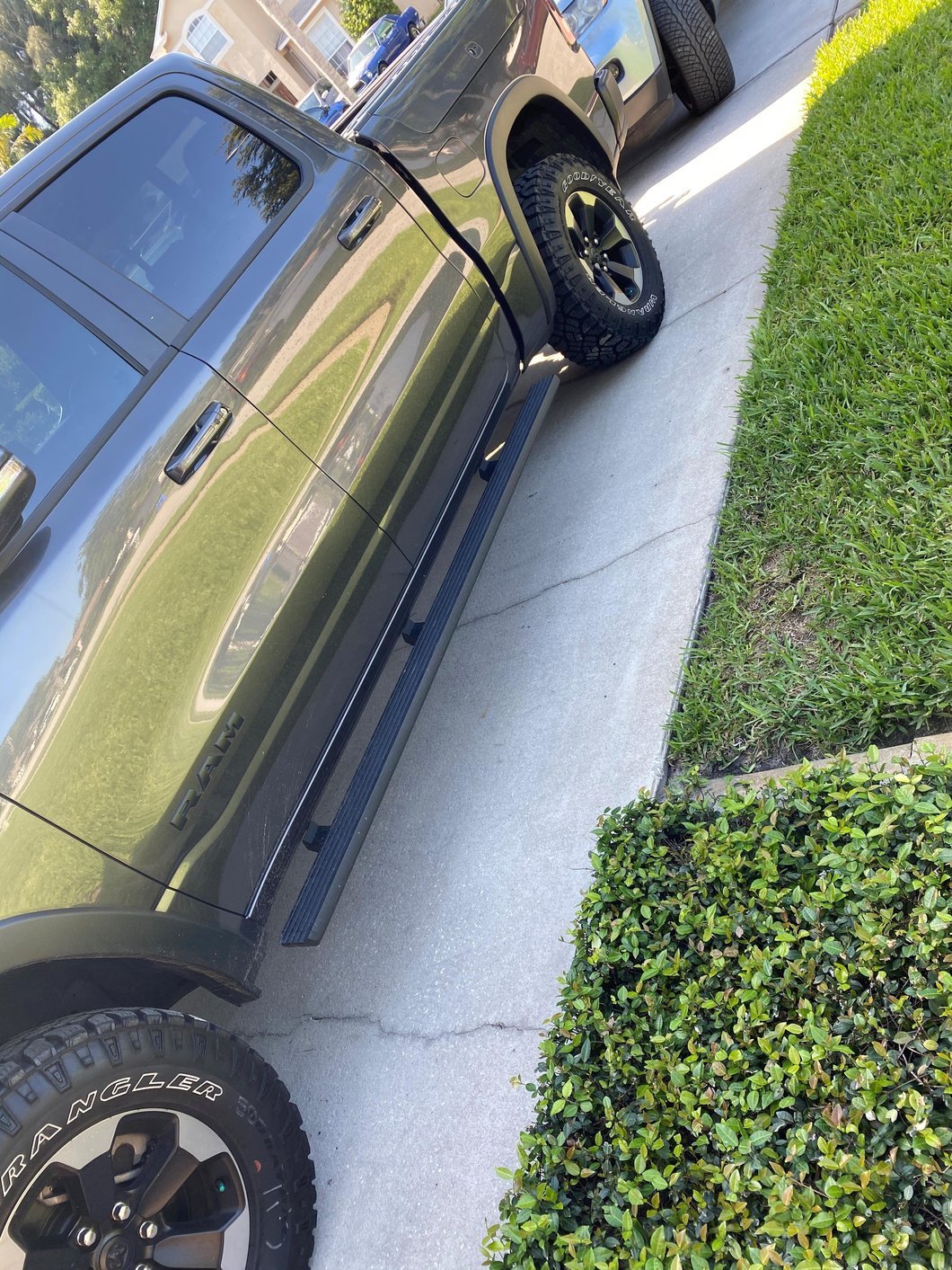 Barricade I4 Running Boards; Black (19-25 RAM 1500 Crew Cab)