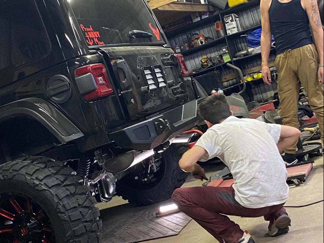 Barricade HD Rear Bumper with Tire Carrier (18-25 Jeep Wrangler JL)