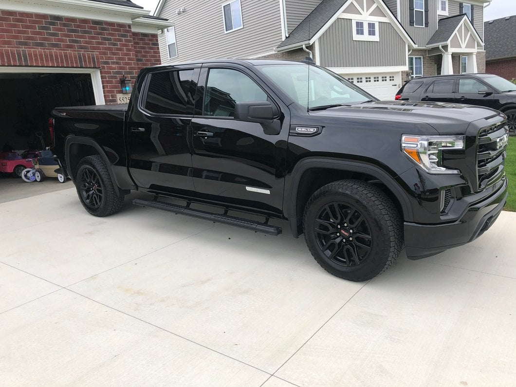 Barricade Saber 5-Inch Aluminum Side Step Bars; Black Cover Plates (19-25 Sierra 1500 Crew Cab)