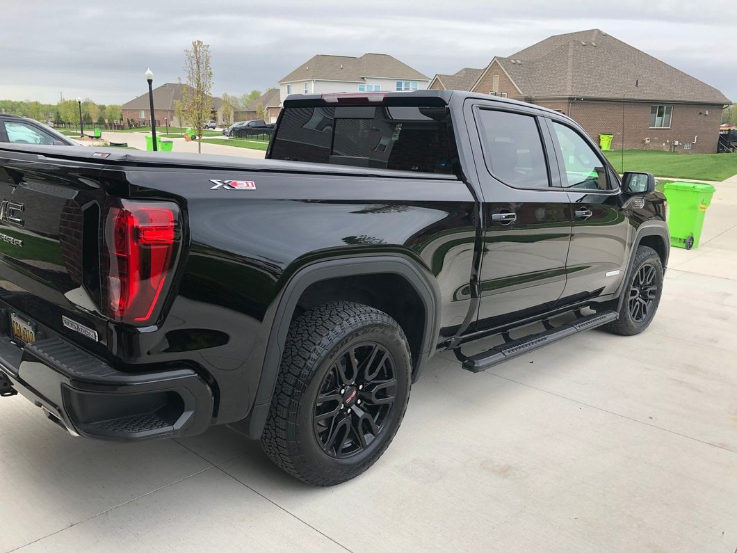Barricade Saber 5-Inch Aluminum Side Step Bars; Black Cover Plates (19-25 Sierra 1500 Crew Cab)