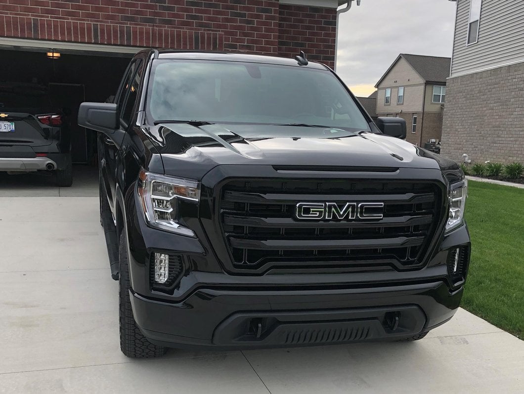 Barricade Saber 5-Inch Aluminum Side Step Bars; Black Cover Plates (19-25 Sierra 1500 Crew Cab)