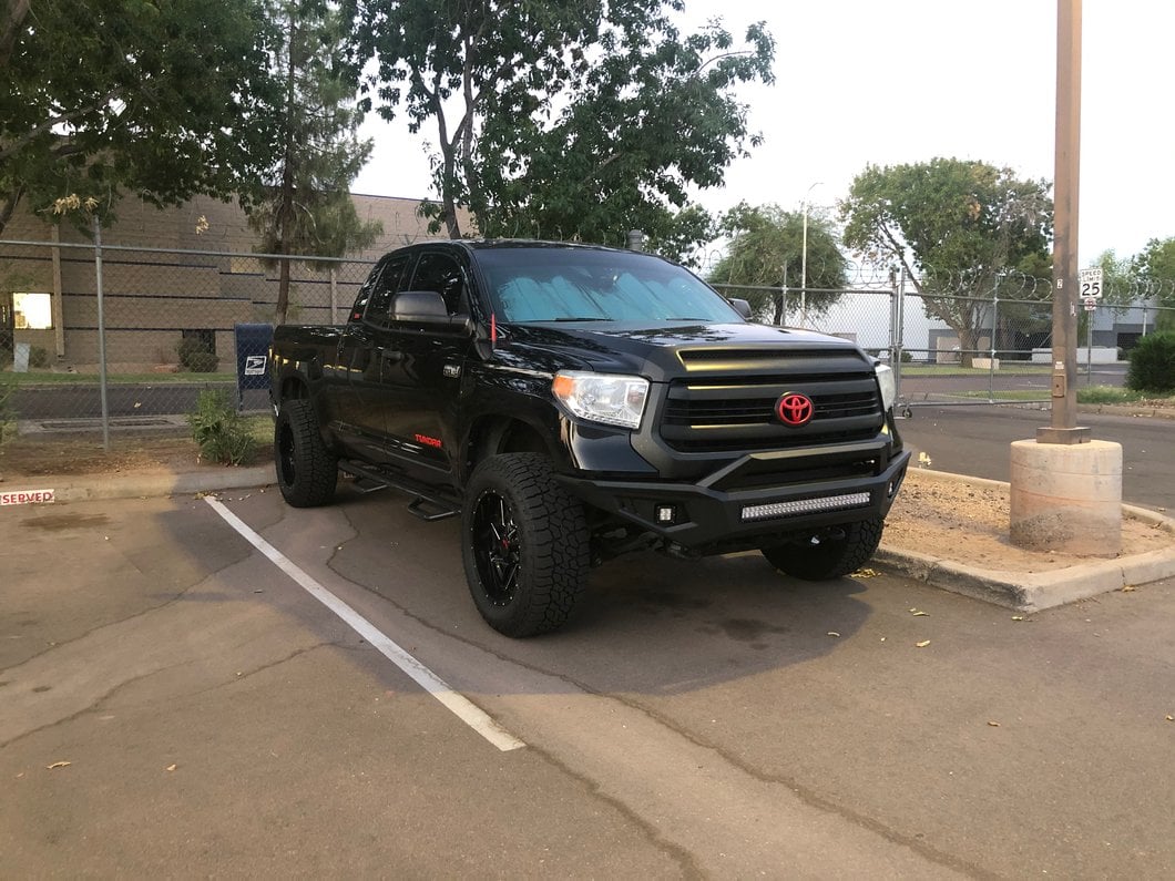 Barricade HD2 Front Bumper with LED Fog Lights; Textured Black (14-21 Tundra)