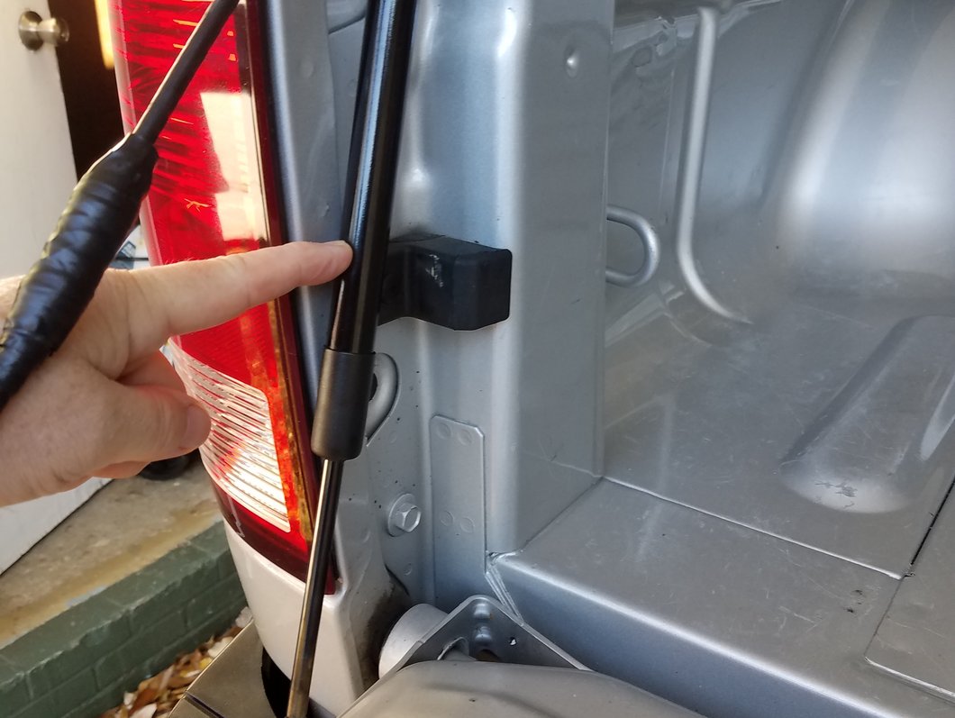 Barricade Tailgate Assist (09-18 RAM 1500)