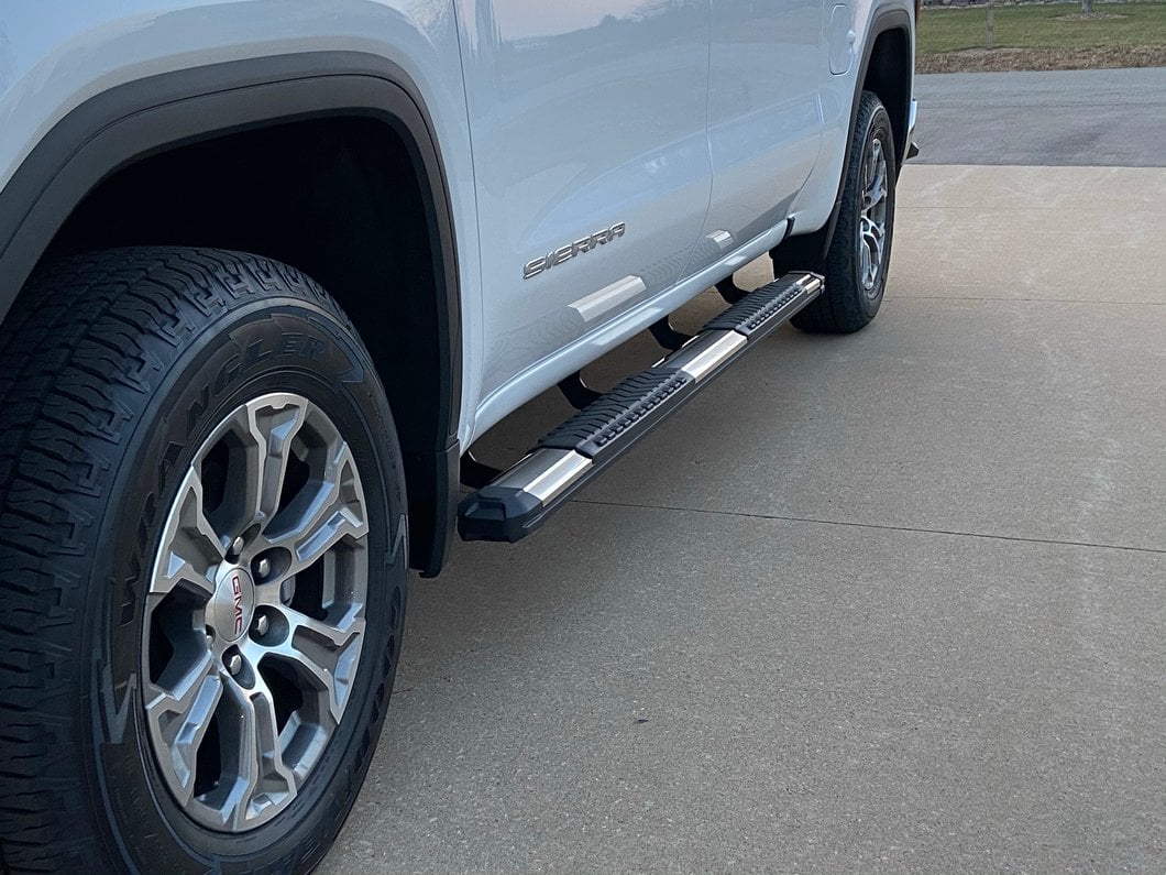 Barricade Saber 5-Inch Aluminum Side Step Bars; Stainless Cover Plates (19-25 Sierra 1500 Crew Cab)