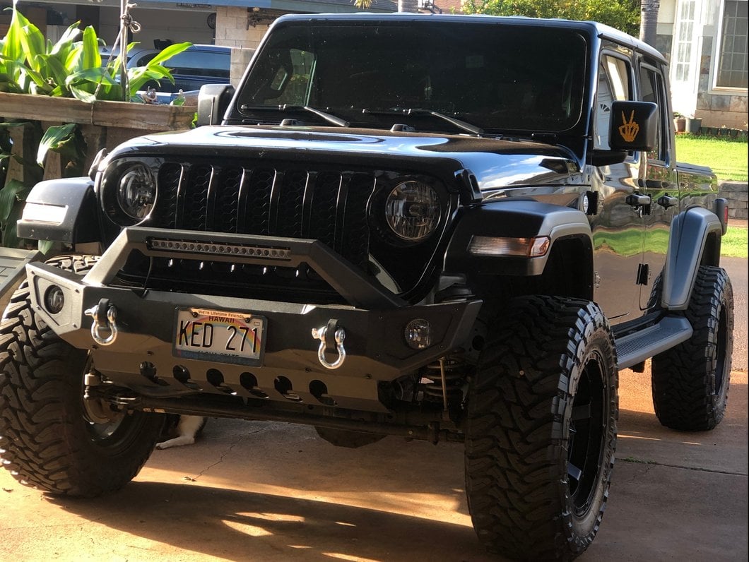 Barricade HD Front Bumper with 20-Inch Light Bar (20-25 Jeep Gladiator JT)