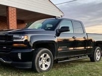 Barricade T4 Side Step Bars; Rocker Mount; Black (14-18 Silverado 1500 Double Cab, Crew Cab)