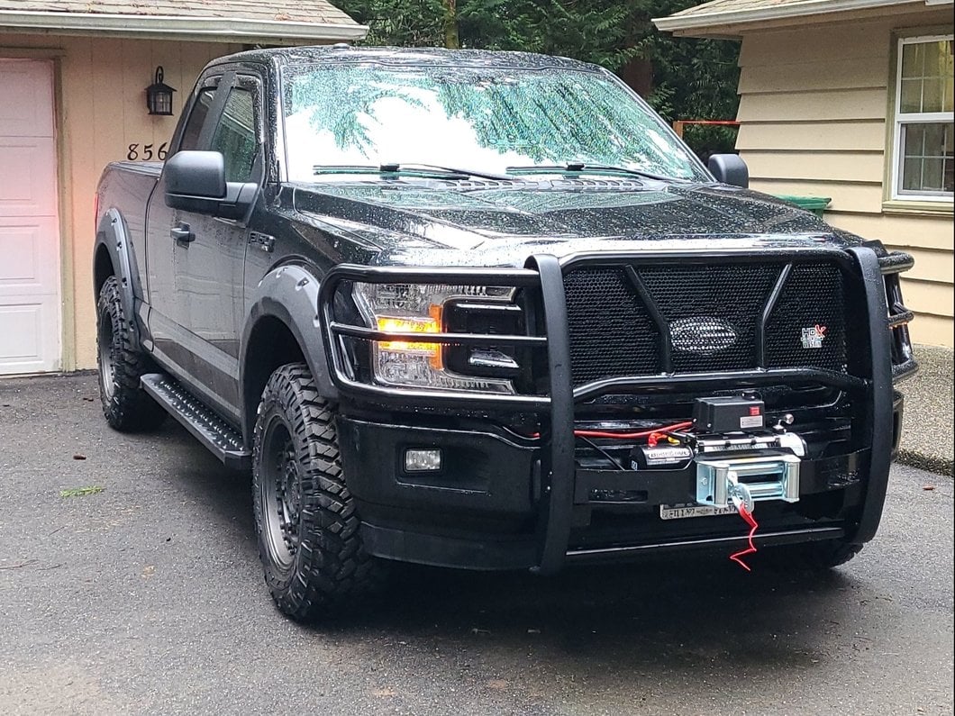 Barricade 9,500 lb. Winch with Wireless Control (Universal; Some Adaptation May Be Required)
