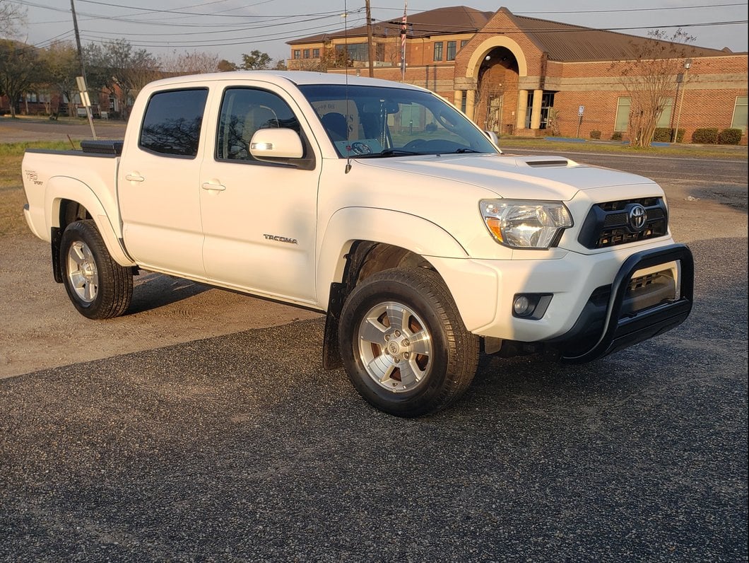 Barricade 3.50-Inch Oval Bull Bar with Skid Plate; Black (05-15 Tacoma)