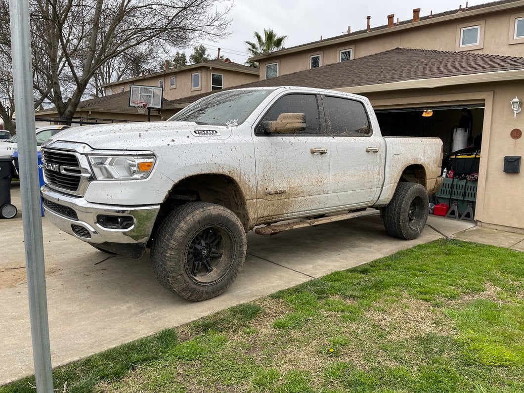 Barricade I4 Running Boards; Black (19-25 RAM 1500 Crew Cab)