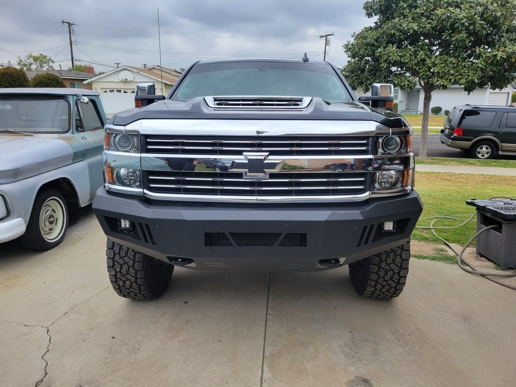 Barricade HD Front Bumper with LED Fog Lights (15-19 Silverado 2500 HD)