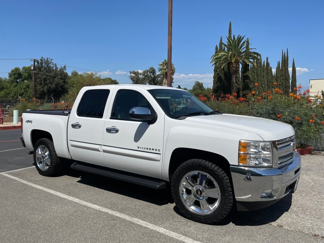 Barricade Pioneer Aluminum Running Boards (07-13 Silverado 1500 Extended Cab, Crew Cab)