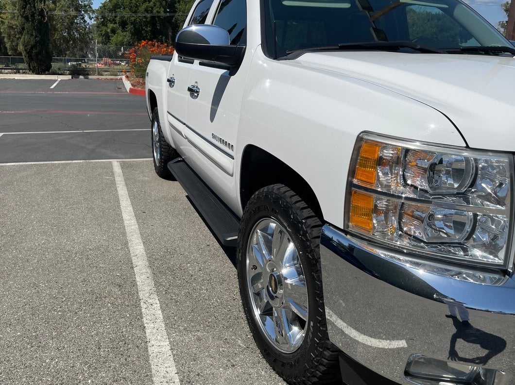 Barricade Pioneer Aluminum Running Boards (07-13 Silverado 1500 Extended Cab, Crew Cab)