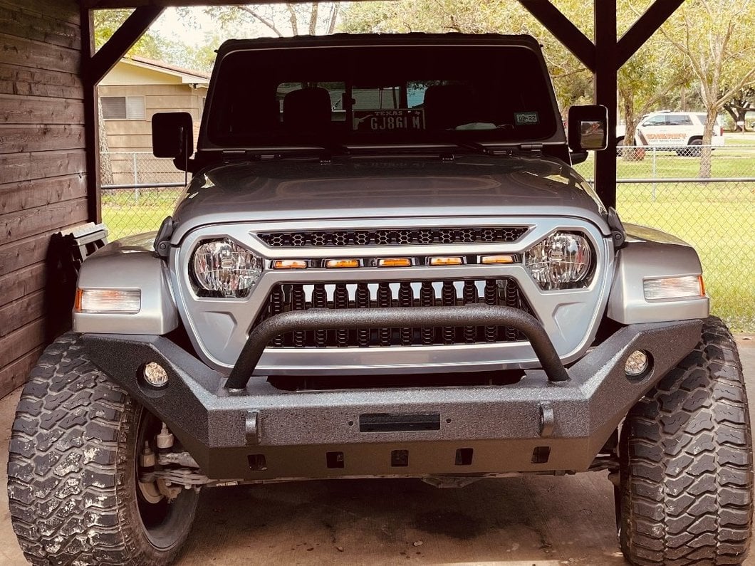 Barricade Extreme HD Full Width Front Bumper with LED Fog Lights (20-25 Jeep Gladiator JT)