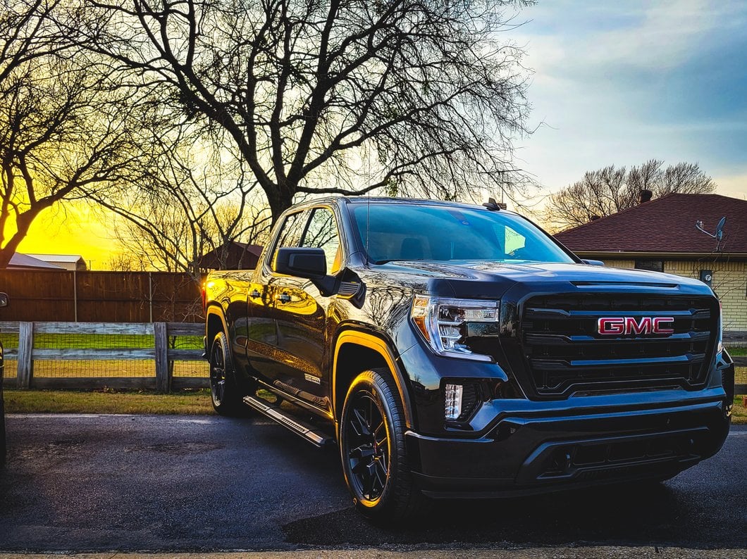 Barricade Saber 5-Inch Aluminum Side Step Bars; Black Cover Plates (19-25 Sierra 1500 Double Cab)