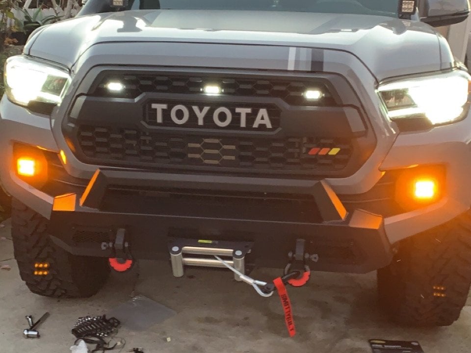 Barricade HD Stubby Front Bumper with Winch Mount (16-23 Tacoma)