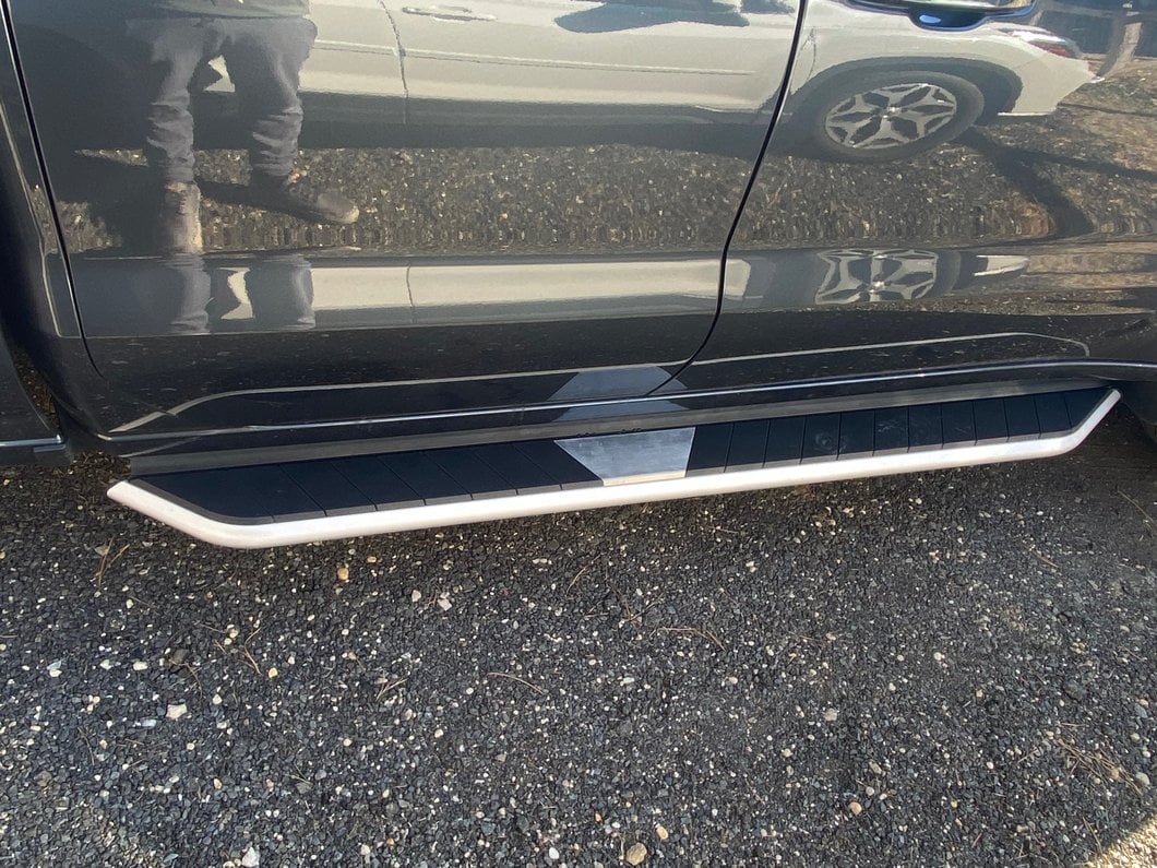 Barricade Pioneer Aluminum Running Boards (19-25 Silverado 1500 Double Cab)