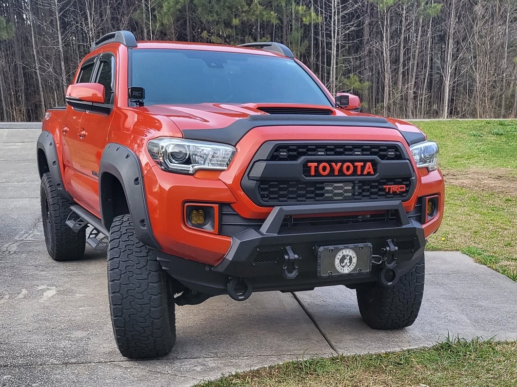 Barricade HD Stubby Front Bumper with Winch Mount (16-23 Tacoma)