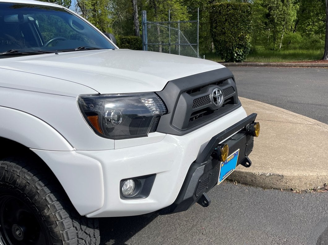 Barricade HD Stubby Front Bumper with Winch Mount (12-15 Tacoma)