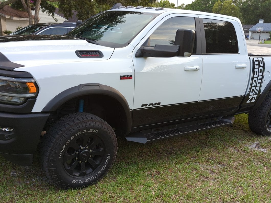 Barricade Steel Running Boards; Black (10-24 RAM 2500 Crew Cab)