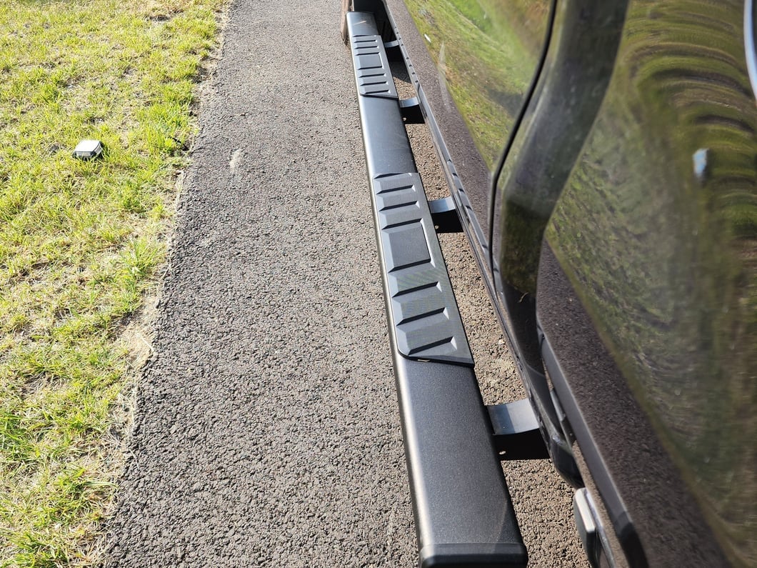 Barricade T4 Side Step Bars; Black (19-25 Silverado 1500 Crew Cab)