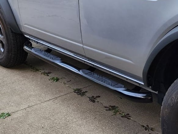 Barricade 3-Inch Side Step Bars; Black (21-25 Bronco 4-Door)