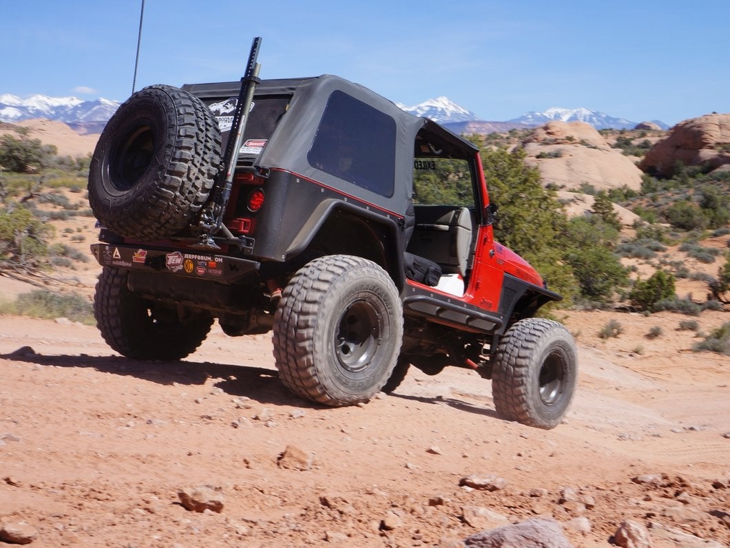 Barricade Corner Guard (97-06 Jeep Wrangler TJ, Excluding Unlimited)