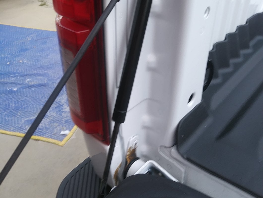 Barricade Tailgate Assist (15-25 F-150)