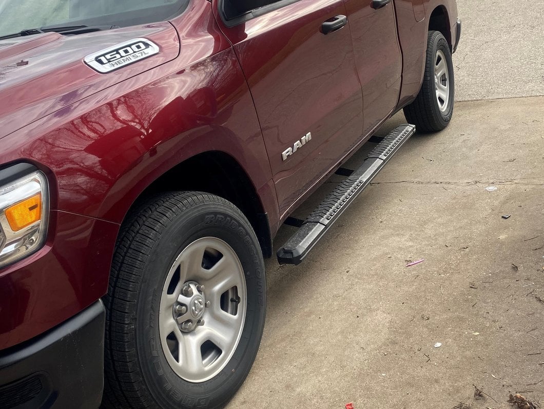 Barricade Saber 5-Inch Aluminum Side Step Bars; Black Cover Plates (19-25 RAM 1500 Quad Cab)