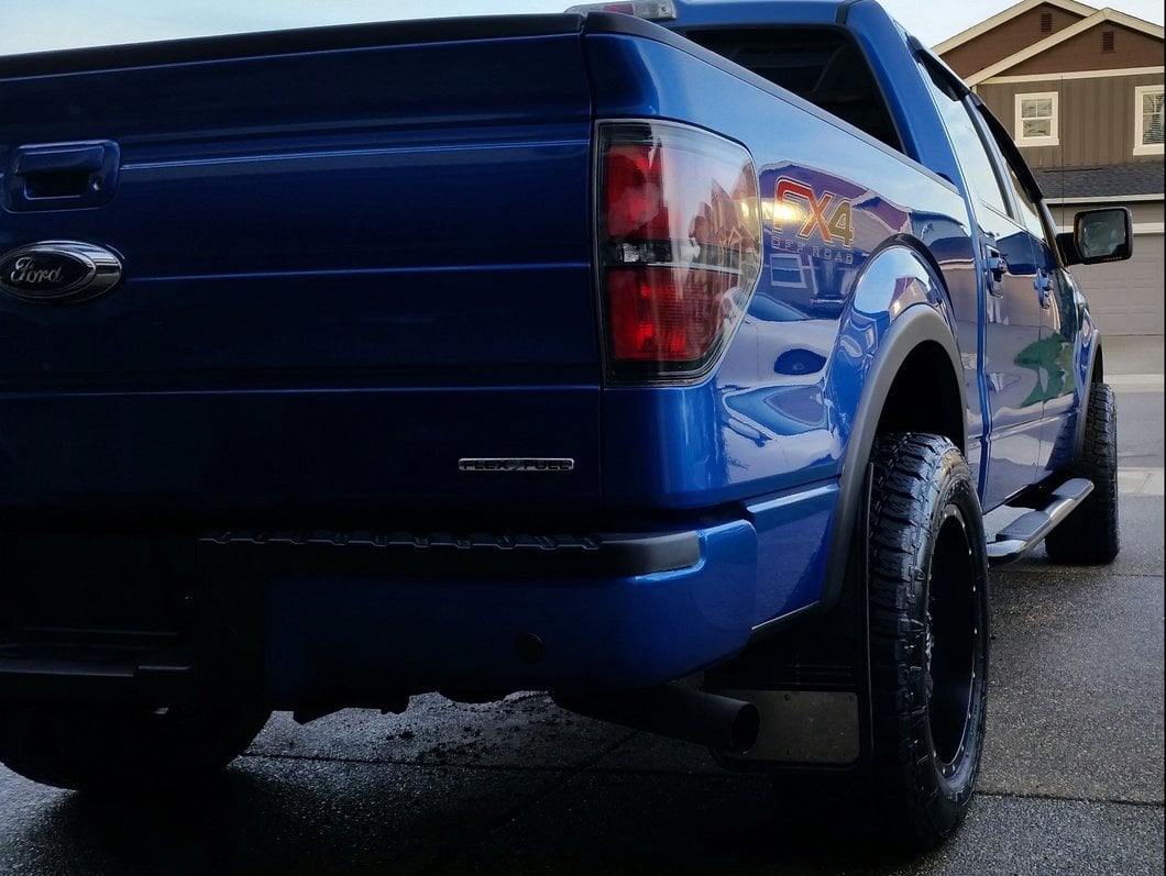 Barricade 4-Inch Oval Curved Side Step Bars; Gloss Black (09-14 F-150)