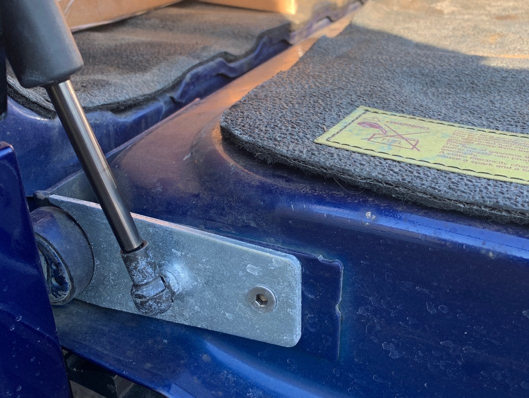 Barricade Tailgate Assist (07-18 Sierra 1500)
