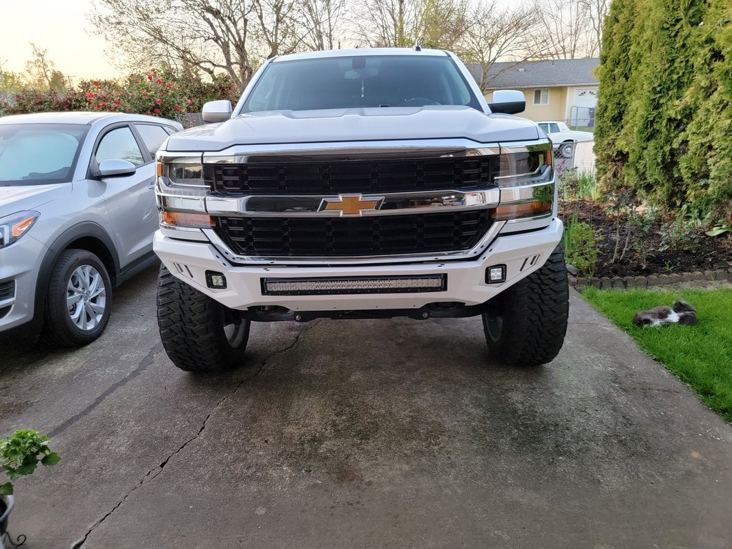 Barricade HD Off-Road Front Bumper with LED Fog Lights (16-18 Silverado 1500)