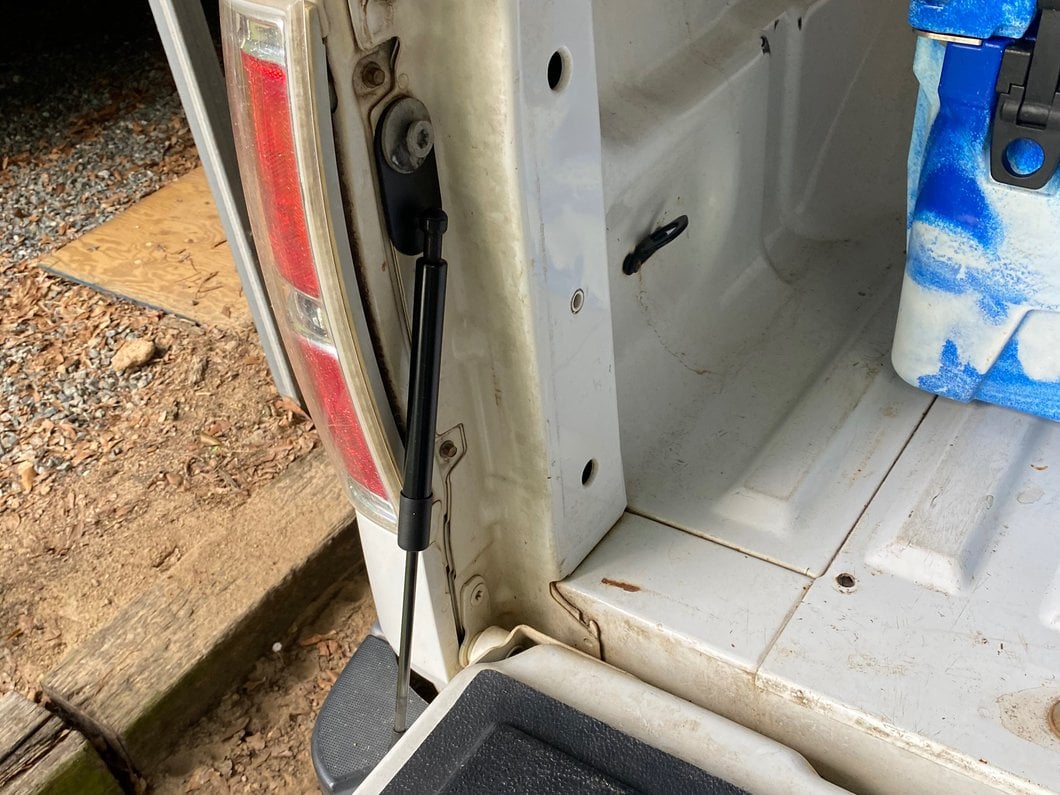 Barricade Tailgate Assist (04-14 F-150)