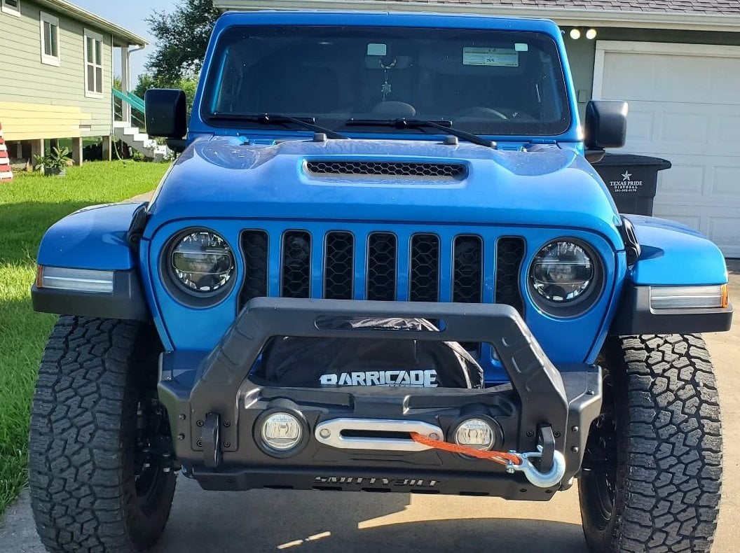 Barricade 9,500 lb. Winch with Synthetic Rope and Wireless Control (Universal; Some Adaptation May Be Required)